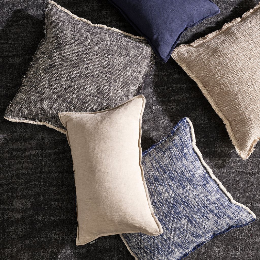 Arezzo Cushion Navy - Image 2