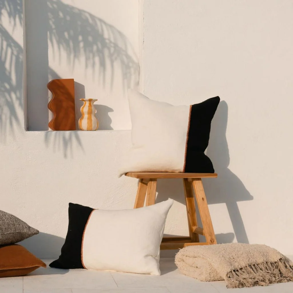 Bella Linen Cushion Black - Image 4