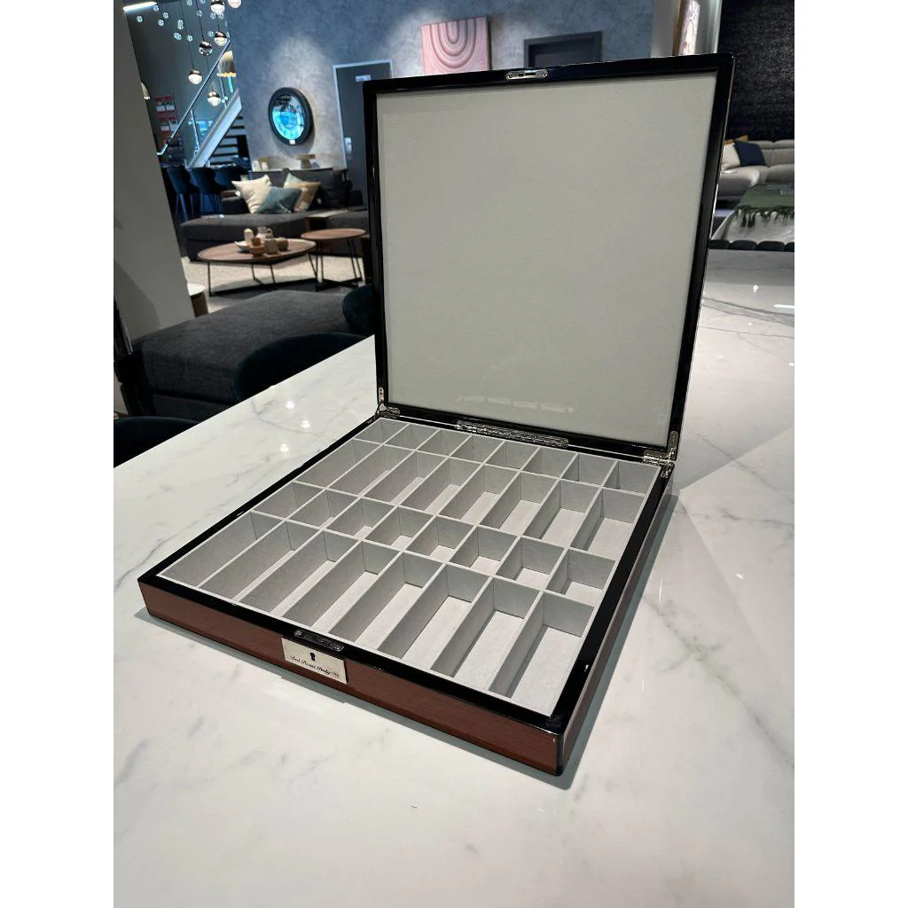 Dal Rossi Walnut Chess Set - Image 6