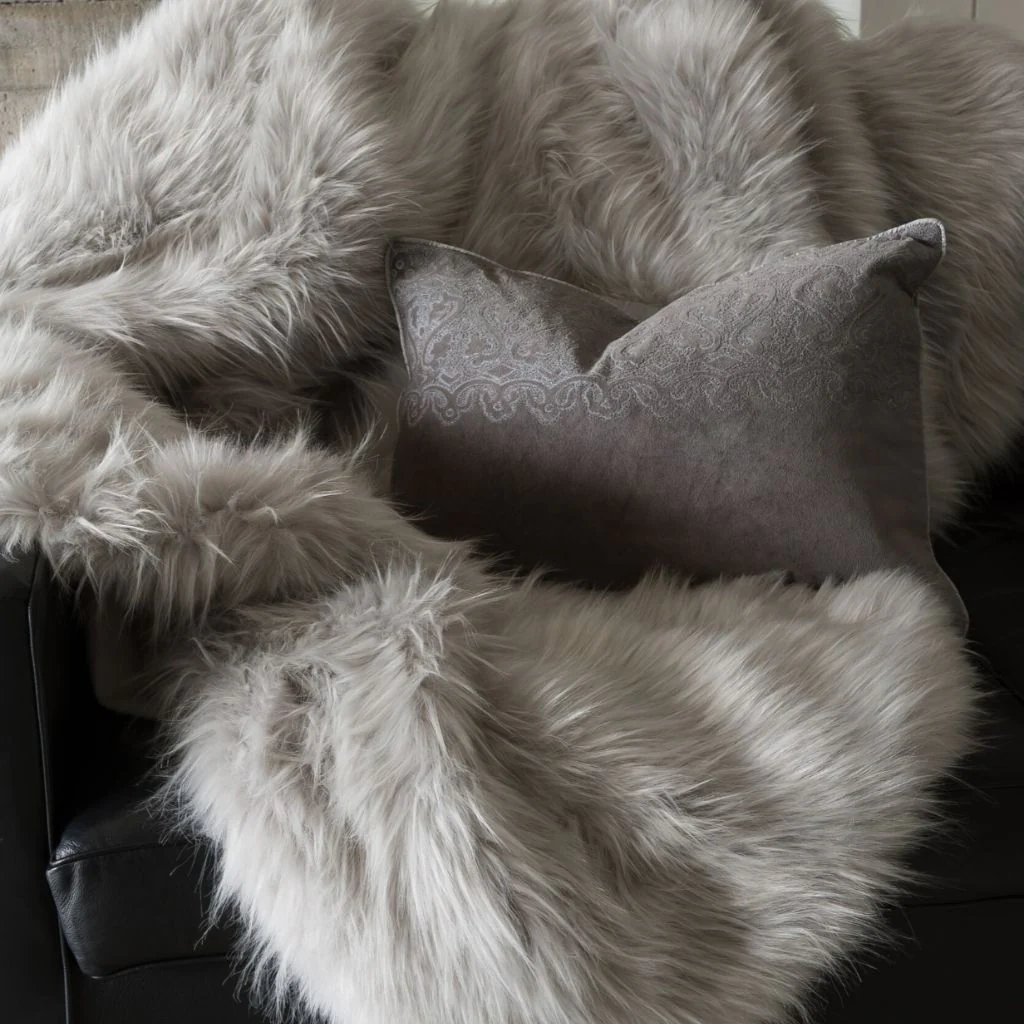 Greenland Wolf Faux Fur Throw - Image 3