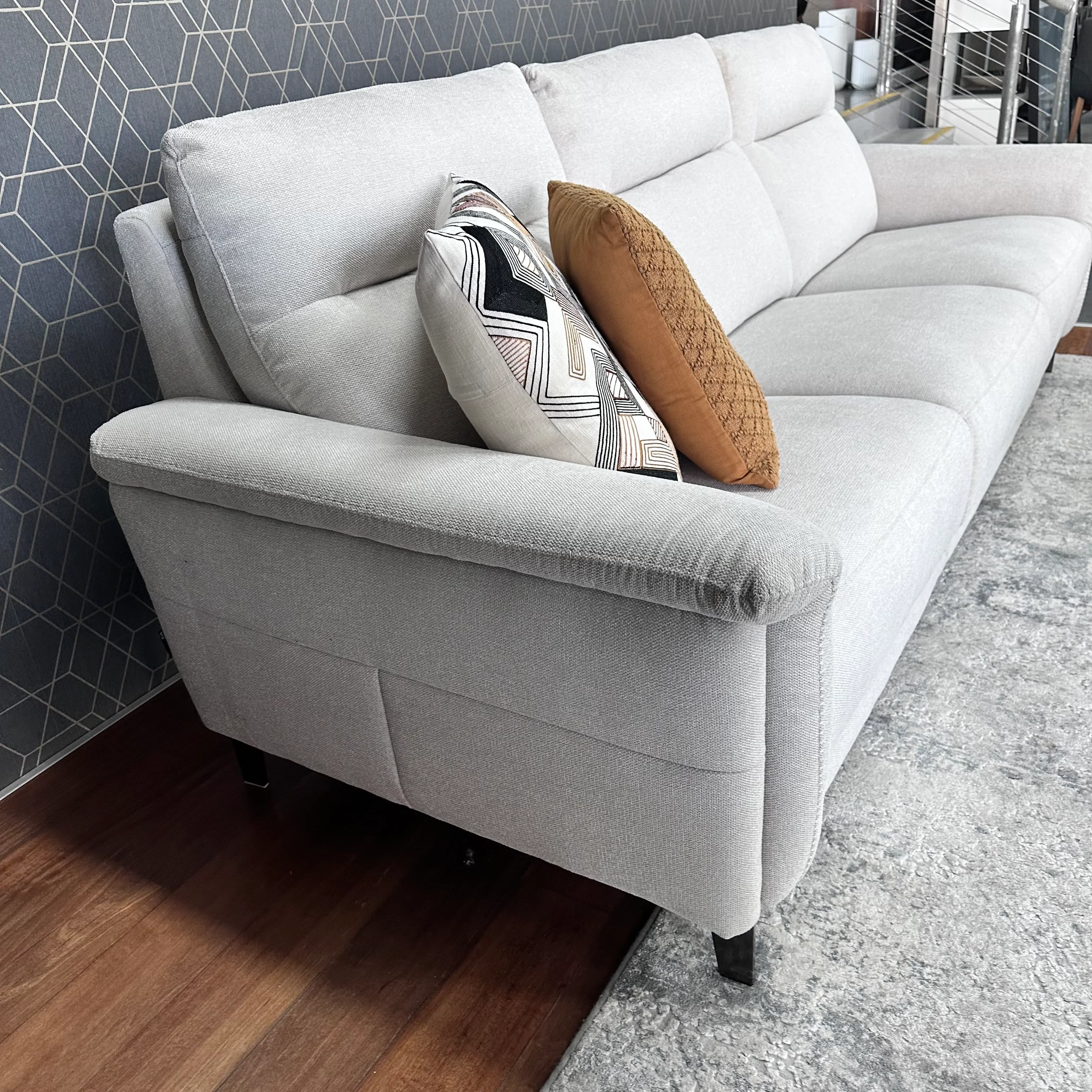 Horizon 3-Seater Sofa Clearance - Image 3