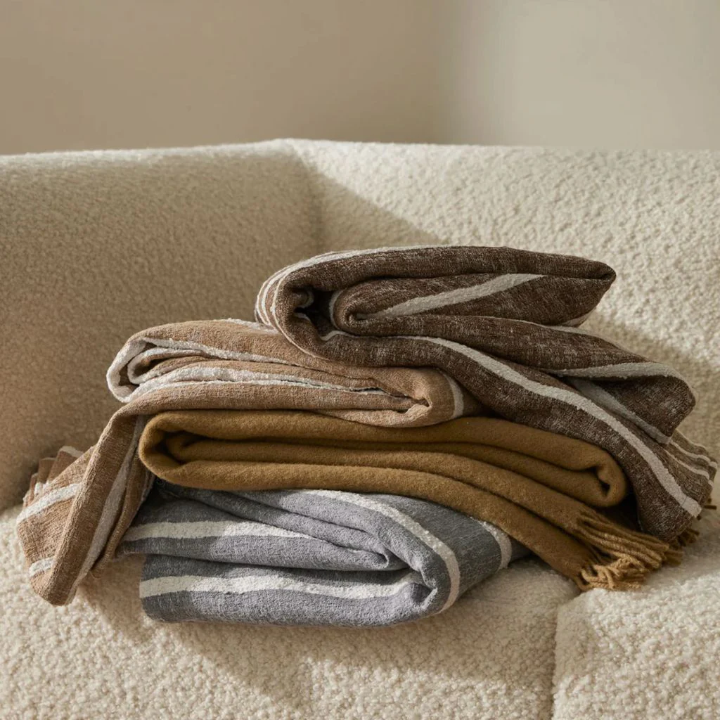 Piazza Throw Earth - Image 6