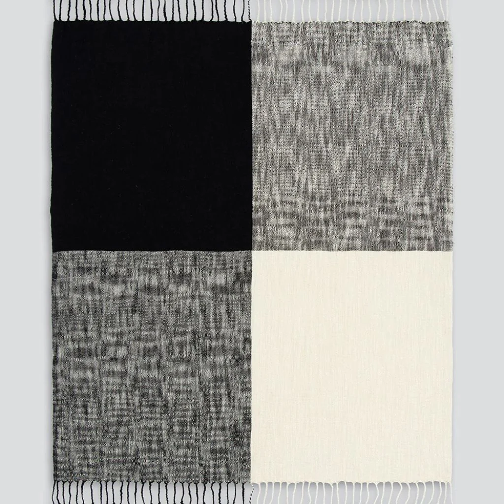 Varese Throw Black - Image 2