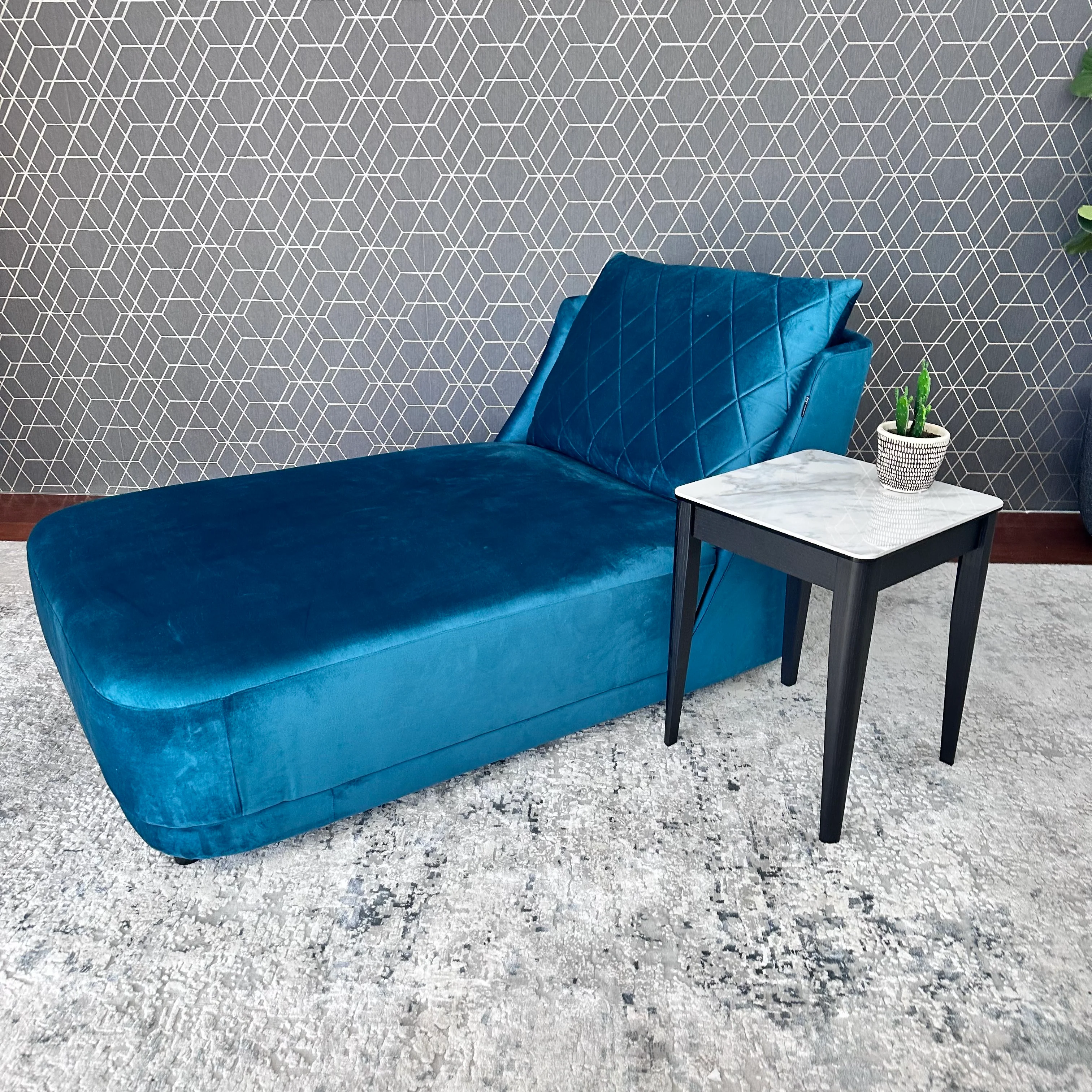 Verona Chaise Clearance - Image 3