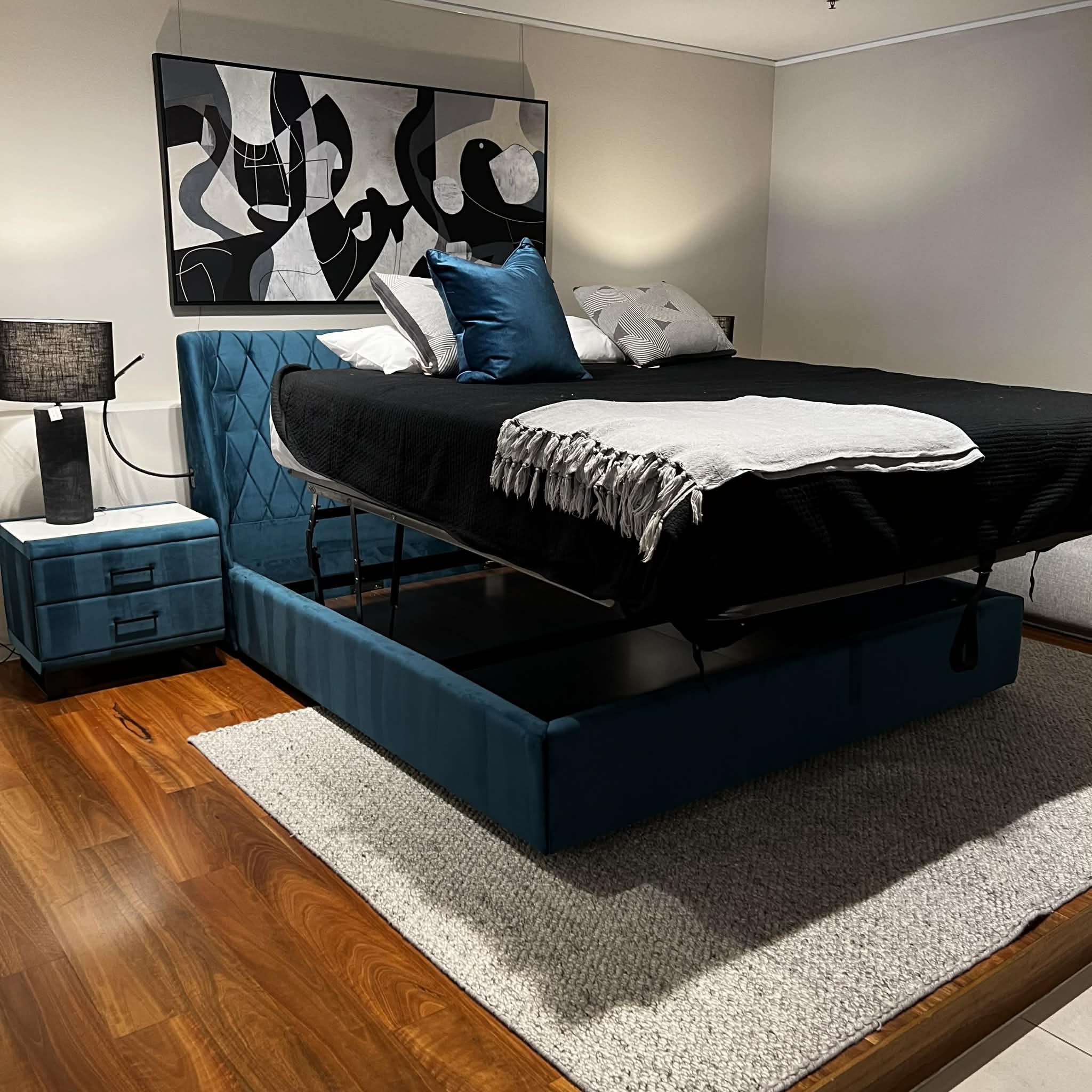 Verona King Manual Storage Bed with 2 Bedside Tables Clearance - Image 3