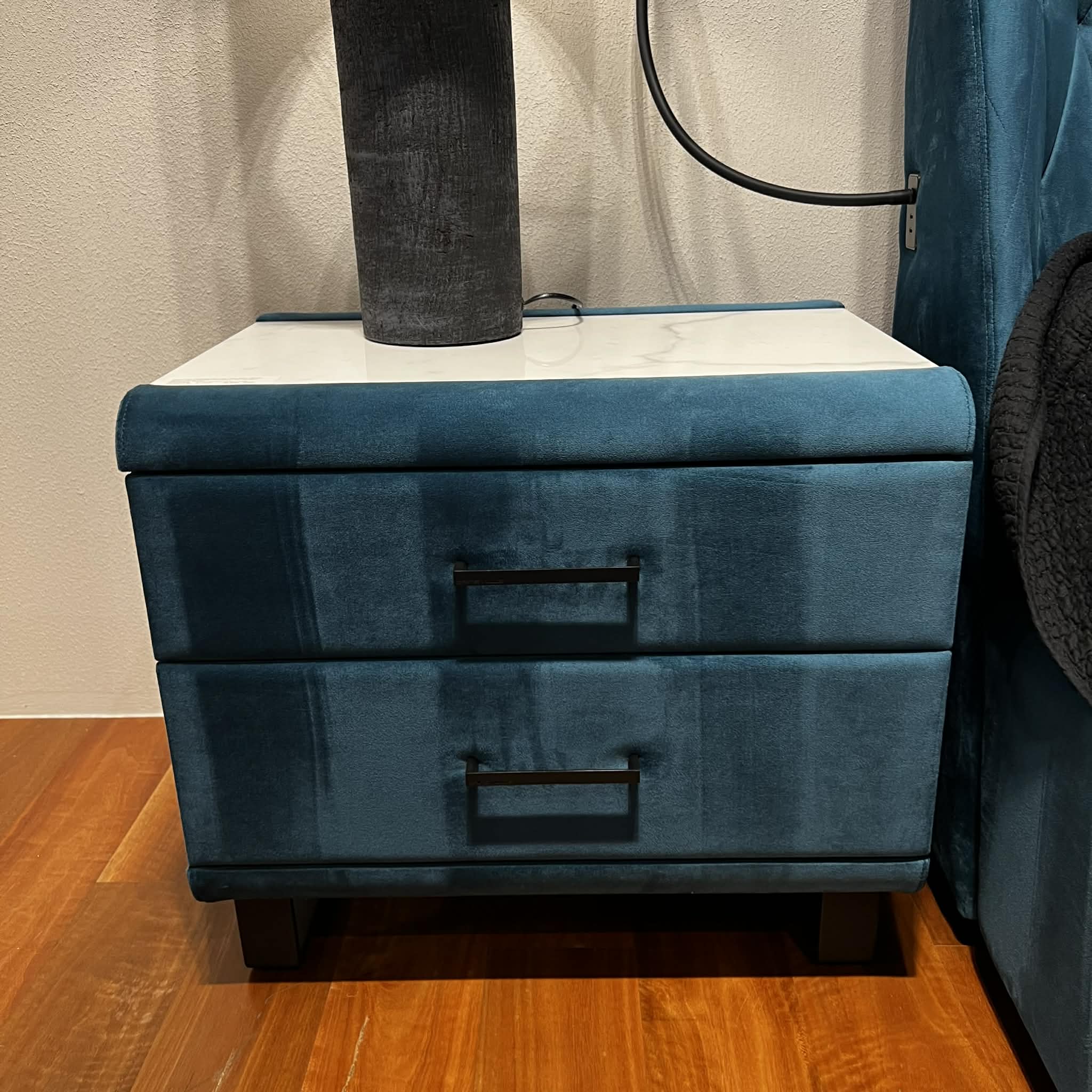 Verona King Manual Storage Bed with 2 Bedside Tables Clearance - Image 7