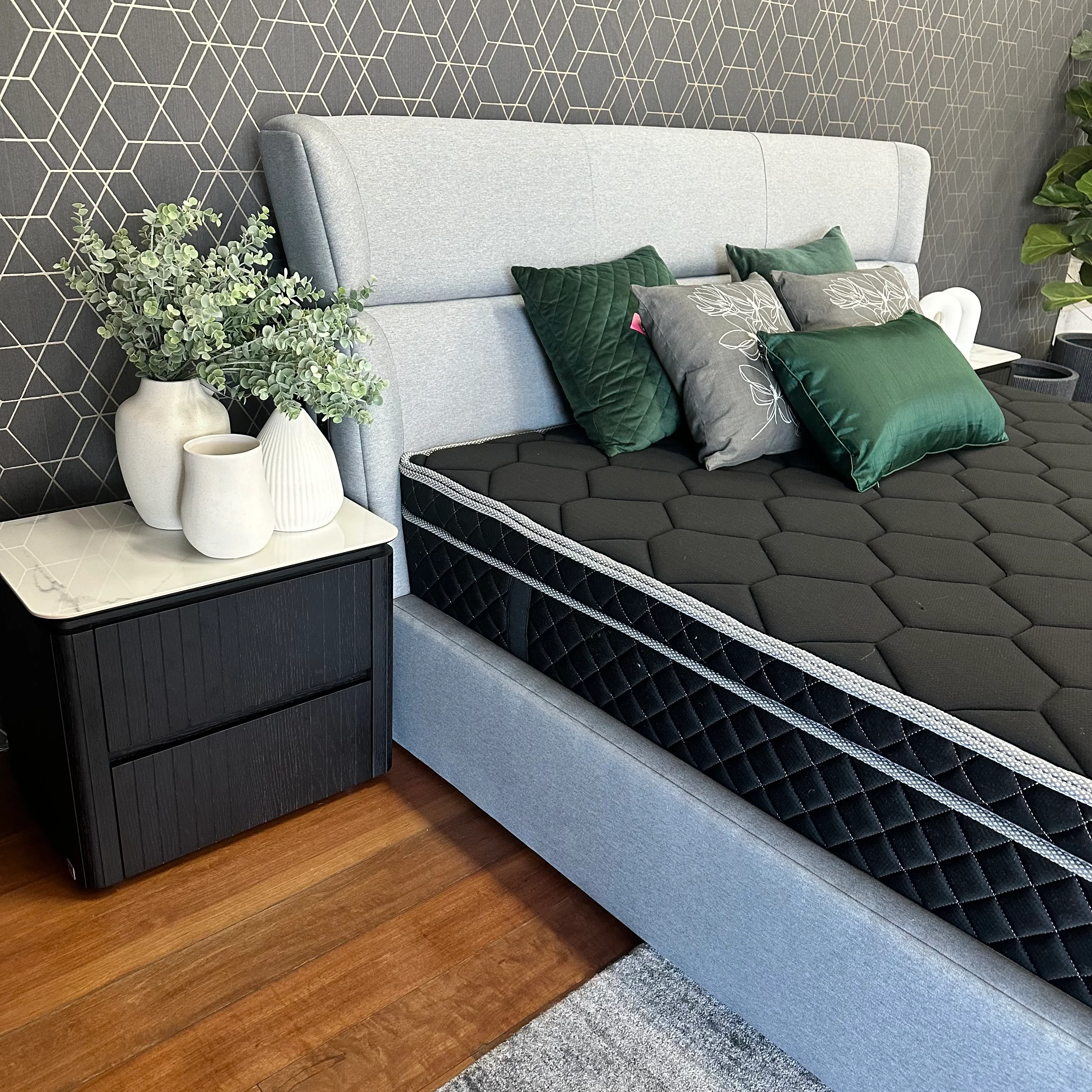 Windsor King Bed Clearance - Image 2