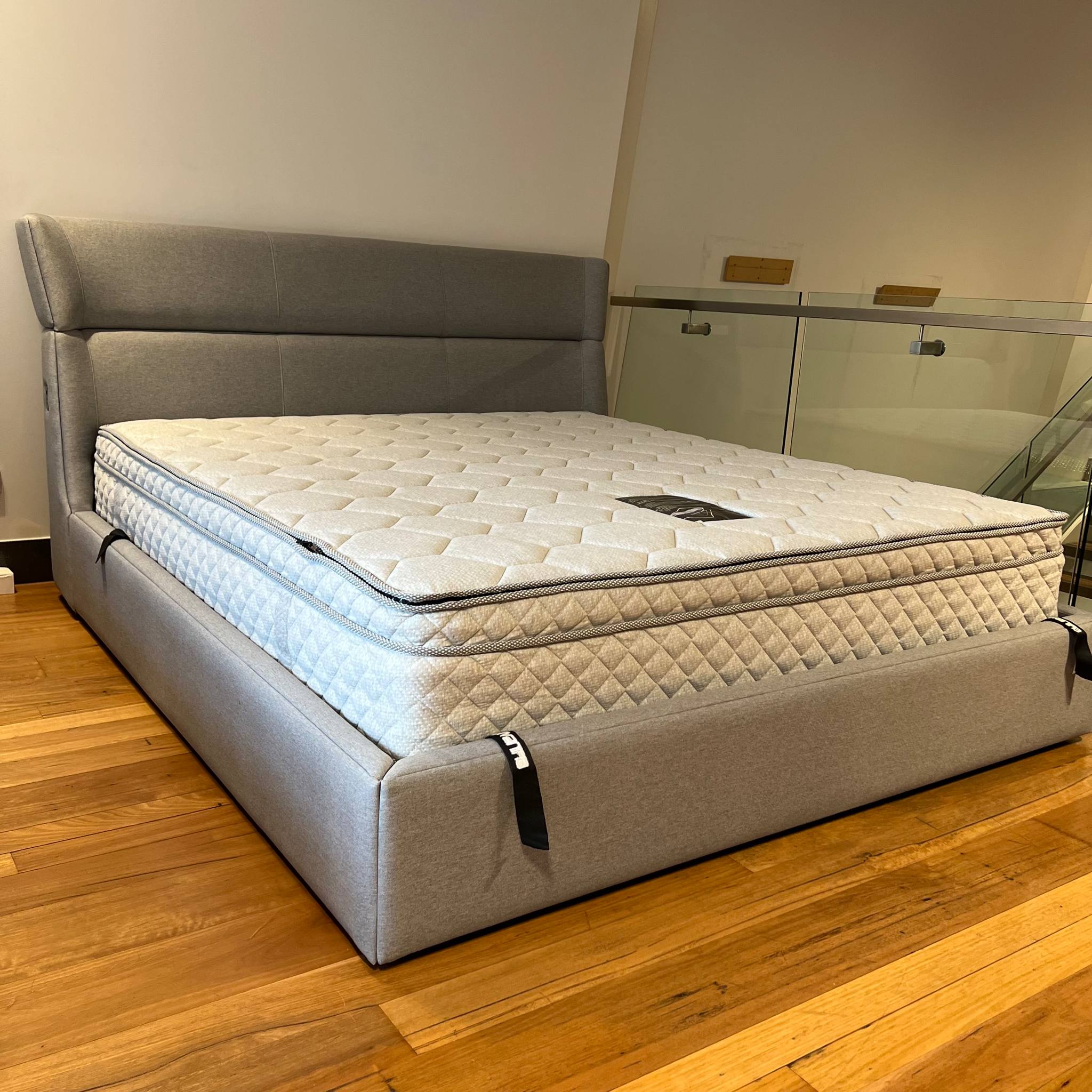 Windsor King Bed Stock Clearance - Image 2