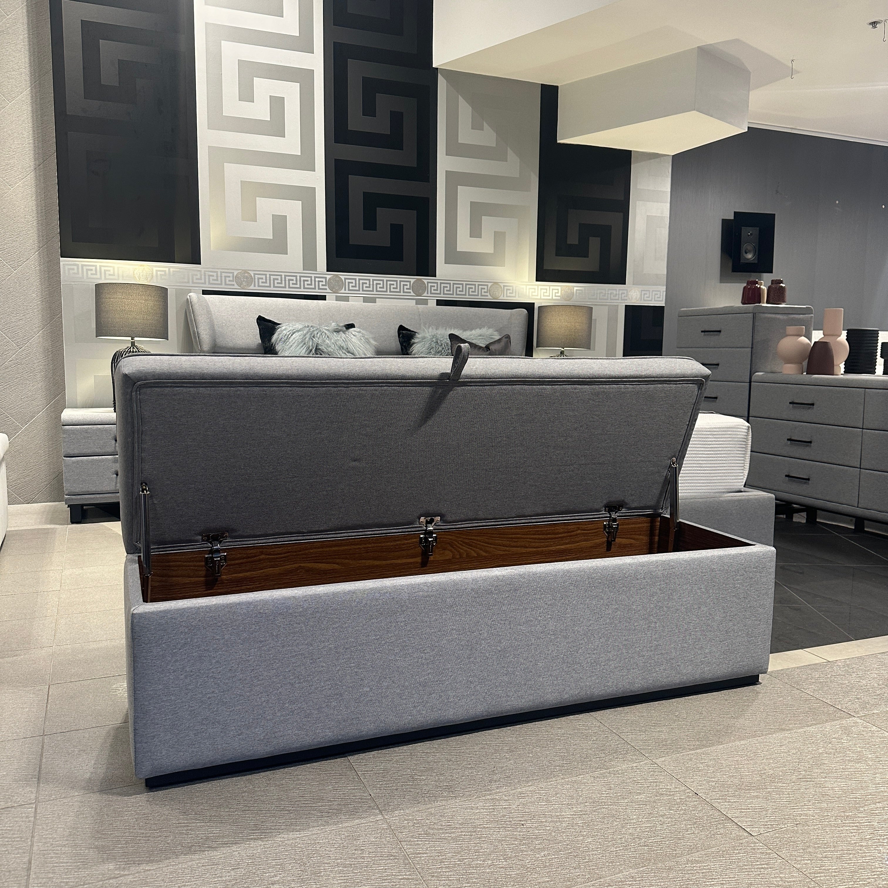 Windsor Ottoman - Image 4