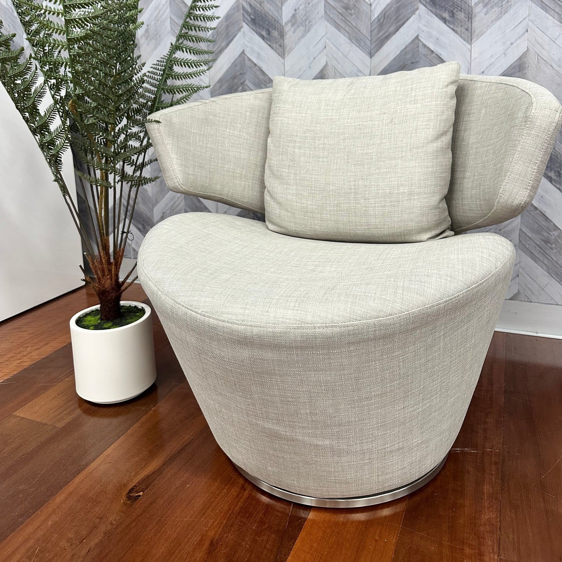 Zen Swivel Chair Clearance - Image 3